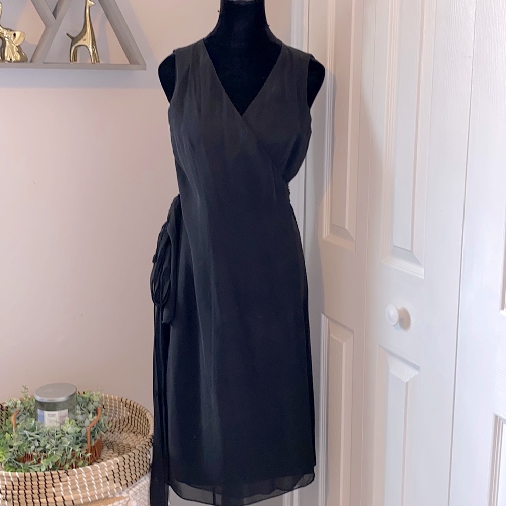 Ladies Midi 100% Silk Wrap Dress, Size 10P EUC gently worn freshly dry cleaned